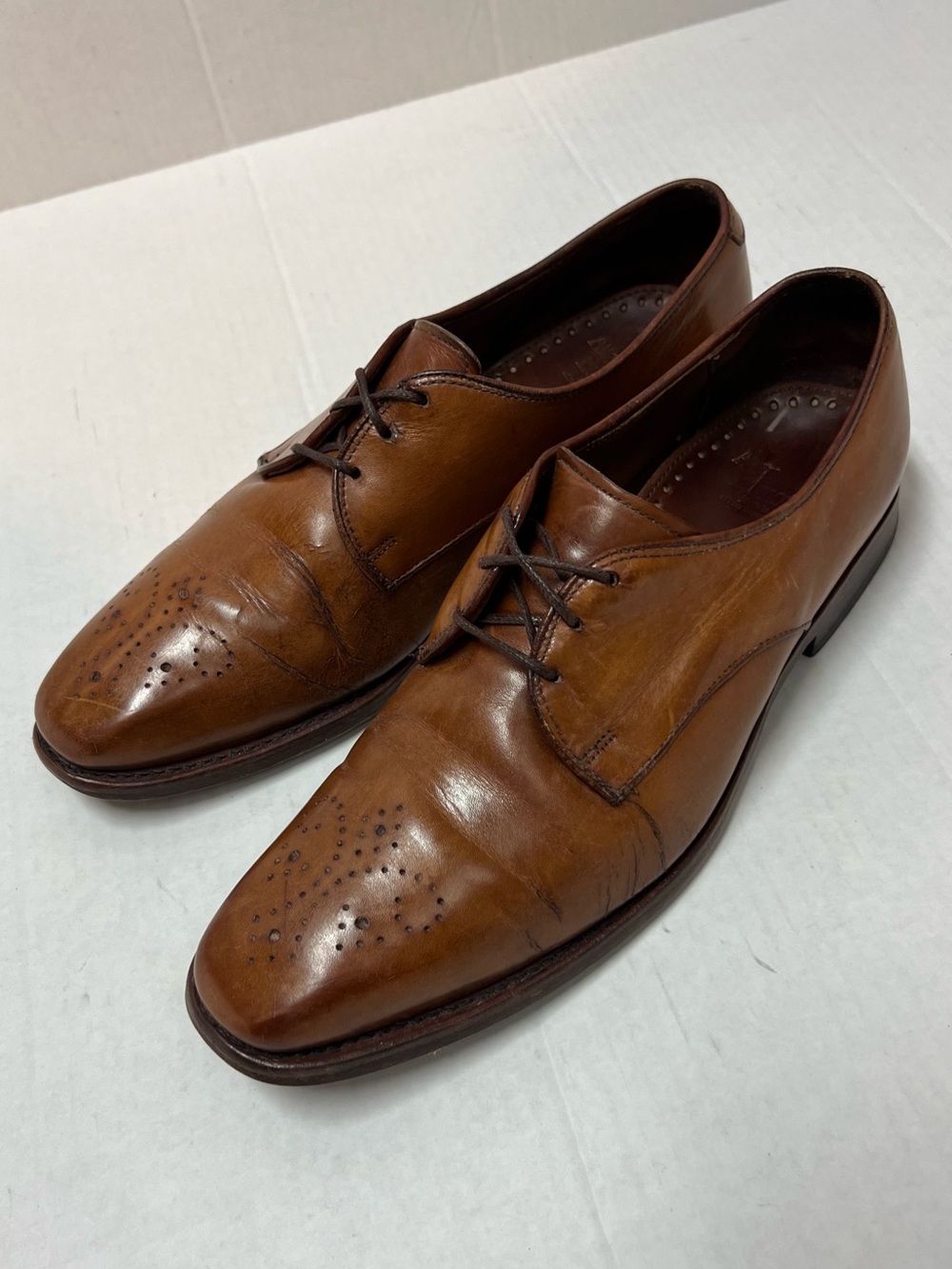 Allen Edmonds Bench Welt Fort Washington Men’s 8 Brown Leather Medallion Oxford